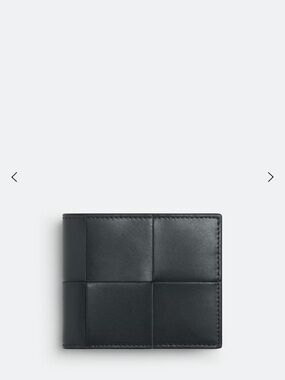 **NEW IN PACKAGE***Bottega Veneta Black Intrecciato Smooth Leather Bifold Wallet